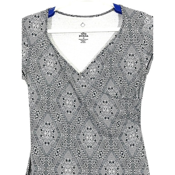 Prana Victoria Faux Wrap Dress Short Sleeve V-Neck Size Medium Black White - Picture 3 of 10